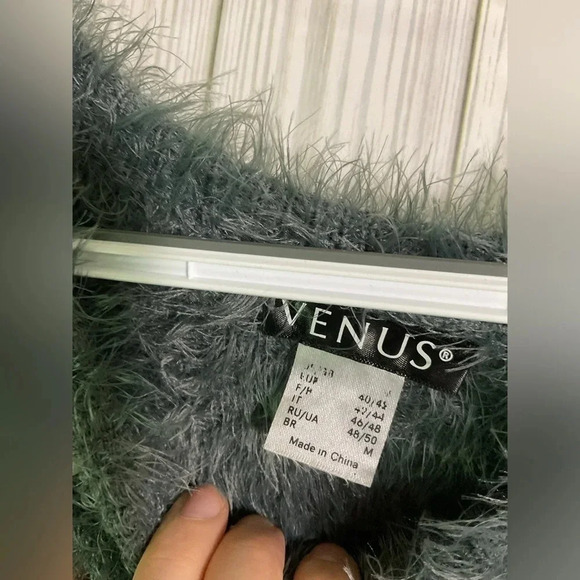 VENUS COZY PEARL TRIM SWEATER Size M - Picture 2 of 6